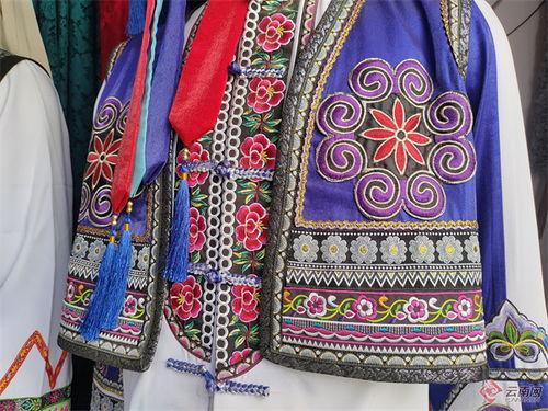 库车市服装刺绣网红推荐,网红带你探寻新疆传统工艺之美